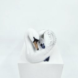 Royal Copenhagen Figur Svane Med Unger nr. 360. sortering 2  