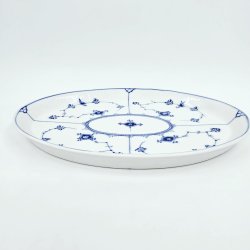  Musselmalet Riflet Oval Bakke nr. 1-2154. sortering 1  