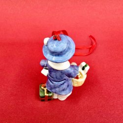 Royal Copenhagen Juleornament Pige Med Gaver Figuer nr. 155. 1 Sortering 