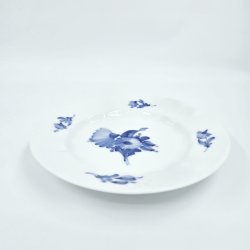 Bl� Blomst Kantet Stor Kagetallerken nr. 10-8518. sortering 1 