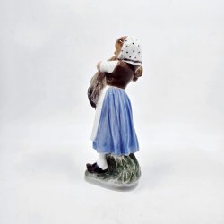 Royal Copenhagen Figur Pige Med Neg nr. 908. sortering 1 