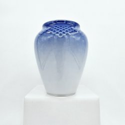 Bl Tone Vase nr. 681. Med Guldkant 1 sortering  