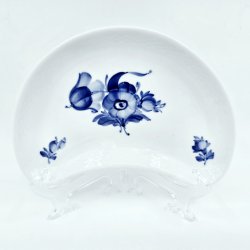  Bl� Blomst Flettet Halvm�ne Asiet nr. 8010. sortering 2 