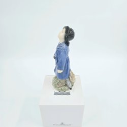 Royal Copenhagen Figur Dreng Med Paraply nr. 3556. sortering 1  