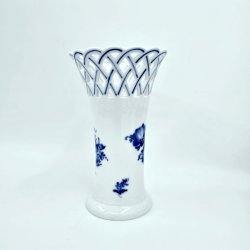 Bl� Blomst Flettet Vase Med Blondekant nr. 10-8235. sortering 1 Sj�lden 