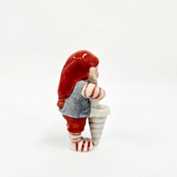 Royal Copenhagen Pixie Nisse Med Krmmerhus nr. 762. Sortering 1  