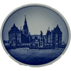 Royal Copenhagen Miniature Plate Frederiksborg Slot 42-2010 