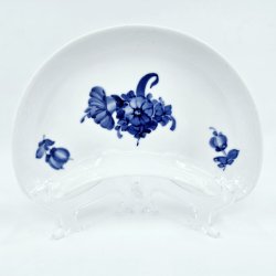 Bl� Blomst Flettet Halvm�ne Asiet nr. 8010. sortering 1  