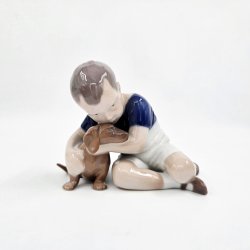 B &amp; G FIgur Dreng Med Gravhund  nr. 1951. sortering 2  