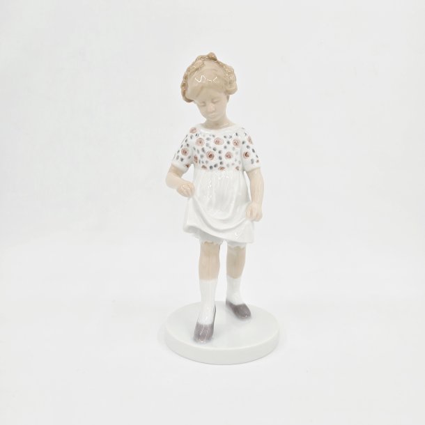 B &amp; G Figur Dansende Pige nr. 1794. Sortering 2 
