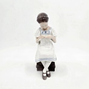 B & G Figur Strikkende Grethe nr. 1656. Sortering 2  