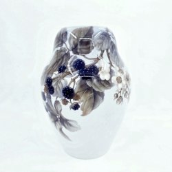 B &amp; G Vase med Brombrranke nr. 185-132. Sortering 1 Sjlden 