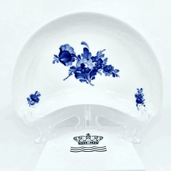 Bl� Blomst Flettet Halvm�ne Asiet nr. 8010. sortering 3  