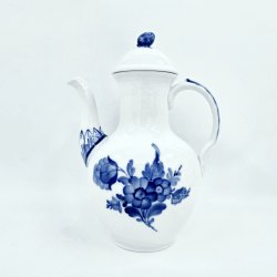 Bl� Blomst Flettet Kaffekande nr. 10-8189. Sortering 1   