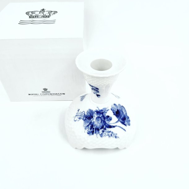 Bl� Blomst Svejfet Lysestage nr. 10-1711. sortering 2 