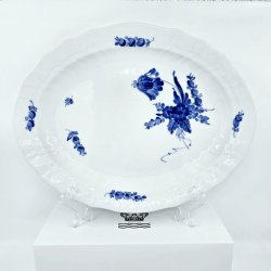 Bl� Blomst Svejfet Stort Ovalt Fad nr. 10-1557. sortering 1