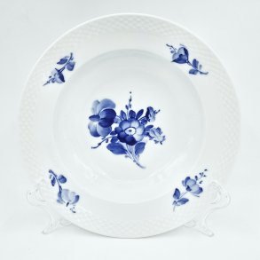 Bl Blomst Flettet Dyb Tallerken nr. 10-8105. sortering 1