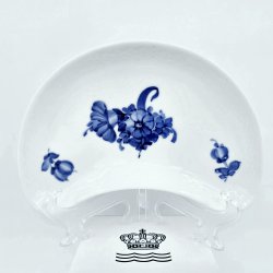 Bl� Blomst Flettet Halvm�ne Asiet nr. 8010. sortering 1  