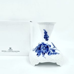 Bl� Blomst Svejfet Lysestage nr. 10-1711. sortering 1