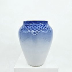 Bl Tone Vase nr. 681. Med Guldkant 1 sortering  
