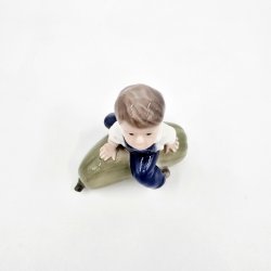 Royal Copenhagen Figur Dreng Med Grskar nr. 4537. sortering 1  