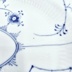 Musselmalet Riflet Ovalt fad nr. 97. sortering 1 