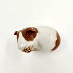 B &amp; G Figur Marsvin Med Majskolbe nr. 2480. sortering 1 