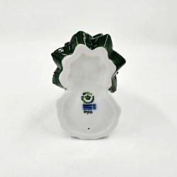 Royal Copenhagen Figur Pige Der Pynter Juletr nr. 096. sortering 1