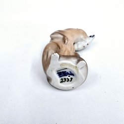 Royal Copenhagen Figur Odder nr. 2333. sortering 2  