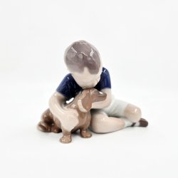 B &amp; G FIgur Dreng Med Gravhund  nr. 1951. sortering 2  
