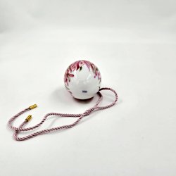 Royal Copenhagen P�ske�g R�dkl�verblad 2023. Sortering 1