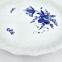 Bl Blomst Svejfet Rundt Fad nr. 10-1691. sortering 2 