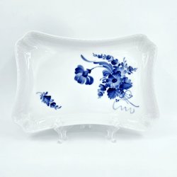 Bl� Blomst Svejfet Bakke nr. 10-1694. sortering 1