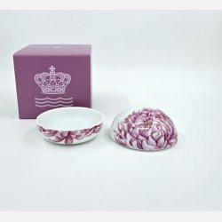Royal Copenhagen Bonbonniere Krysantemum 2021. Sortering 1 