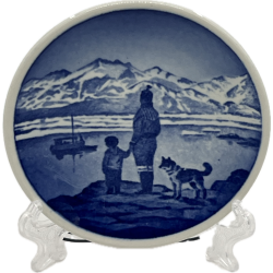 Royal Copenhagen Miniature Plate Grnland 43-2010 