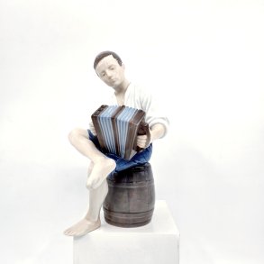 B & G Figur Harmonikaspiller nr. 1661. Sortering 1 