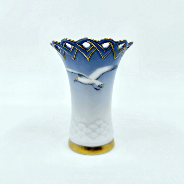 Mgestel Violvase Med Blondekant nr. 171 Med Guldkant. 1 sortering  