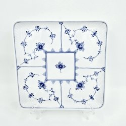 Musselmalet Riflet Firkantet Tallerken nr. 720. sortering 2