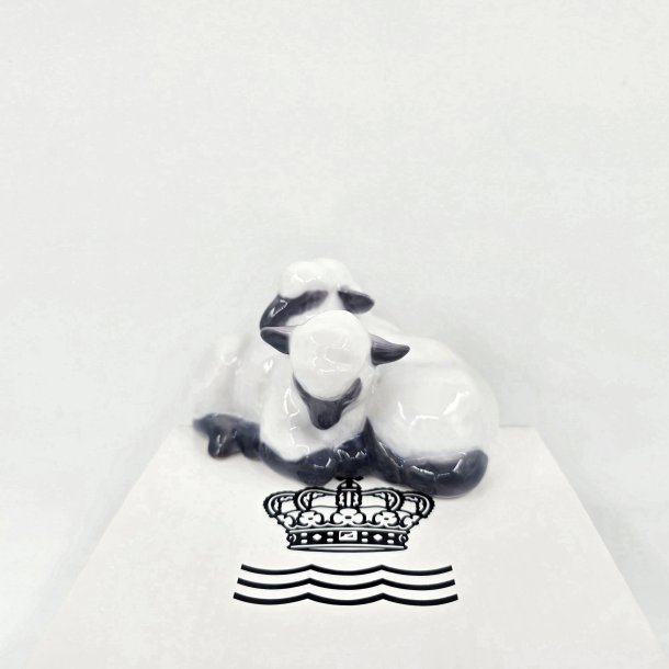 Royal Copenhagen Figur 2 Lam nr. 2769. sortering 1 