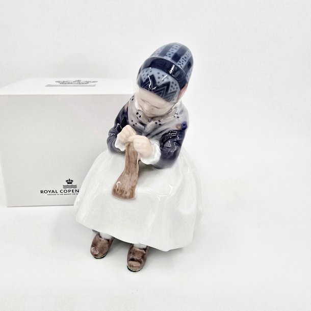 Royal Copenhagen Figur Amagerpige nr. 1314. sortering 2  