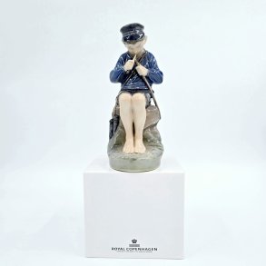 Royal Copenhagen Figur Dreng nr. 905. sortering 1  