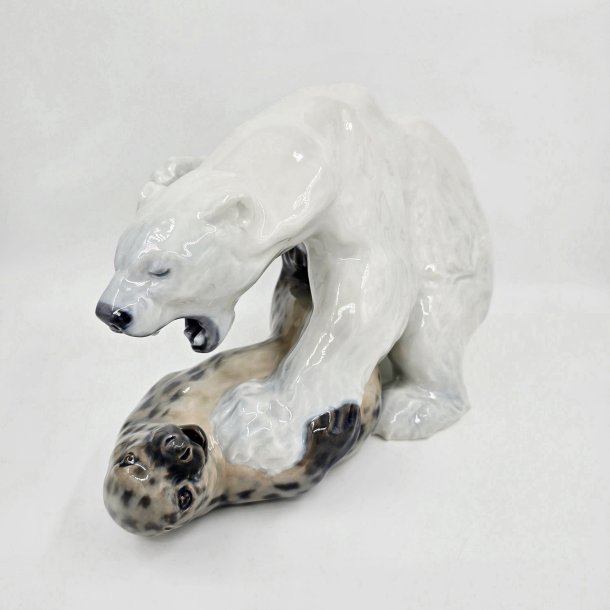 Royal Copenhagen Figur Isbjrn Med Sl nr. 1108. sortering 3 