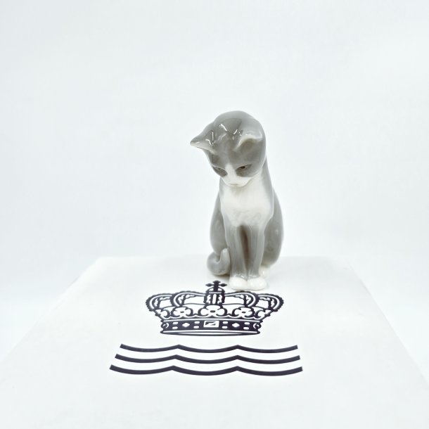 Royal Copenhagen Figur Kat Princess nr. 687. sortering 1 