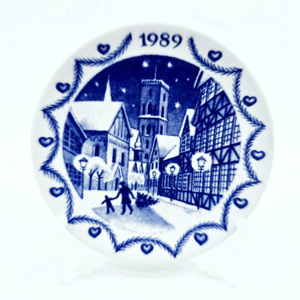Royal Copenhagen Mini Juleplatte Jul I Ribe 1989
