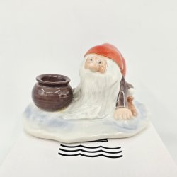 Royal Copenhagen Nisse Med Lysestage nr. 374. Sortering 1