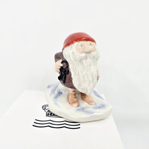 Royal Copenhagen Nisse Med Ngle nr. 371. Sortering 1