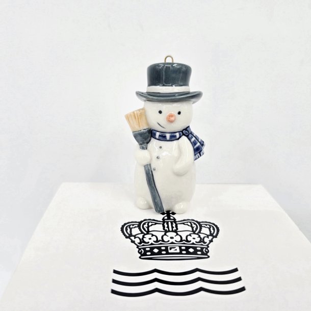 Royal Copenhagen Ornament Snemand nr. 735. sortering 1 