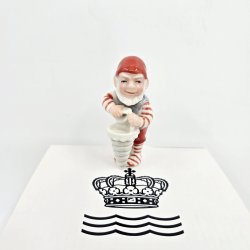 Royal Copenhagen Pixie Nisse Med Krmmerhus nr. 762. Sortering 1  