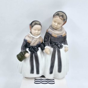 Royal Copenhagen Figur Amagerpiger nr. 1316. sortering 2  