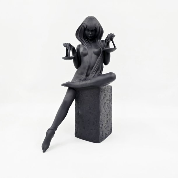 Royal Copenhagen Stjernetegnsfigur V�gten  